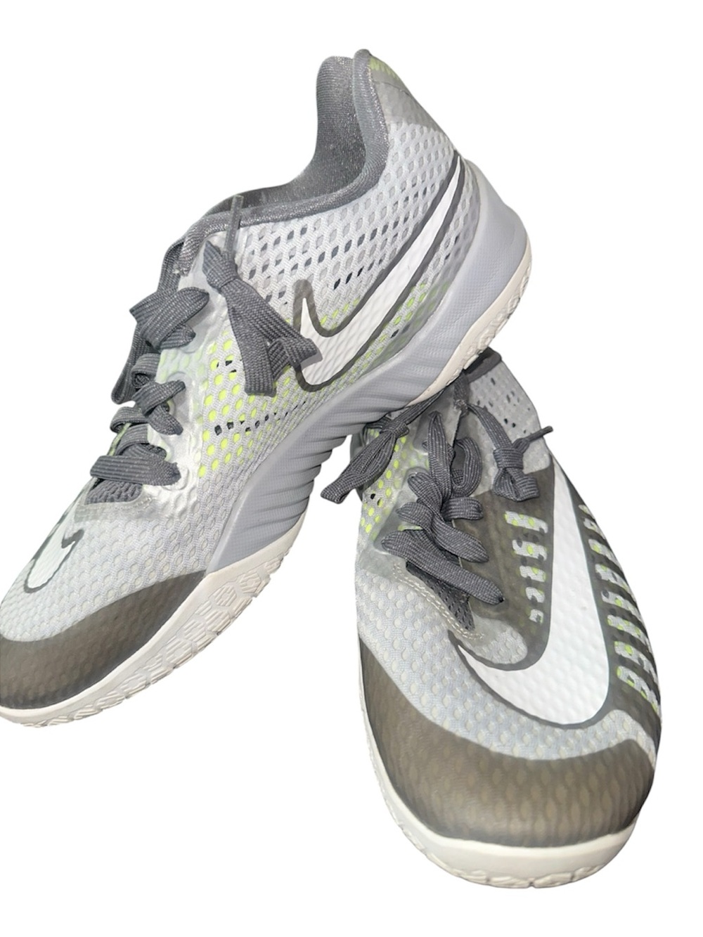 Nike Men’s hyper-live White and Gray basketball Shoes with Neon Accent